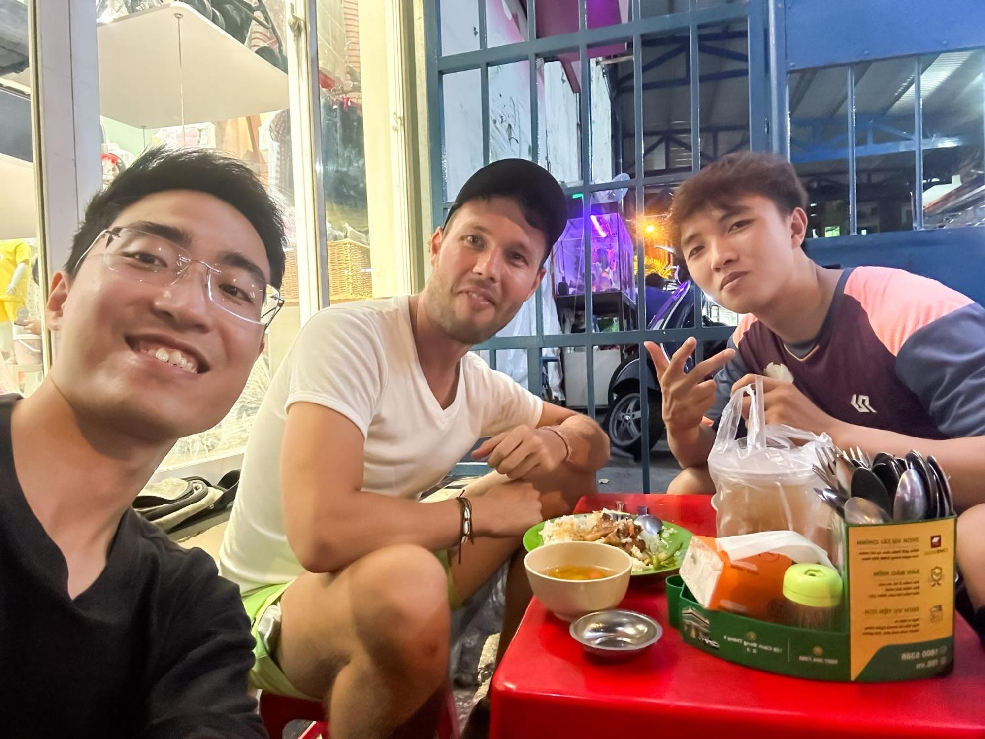 Khách sạn hẻo lánh Calmette - Location District 1 - 500m Ben Thanh Market